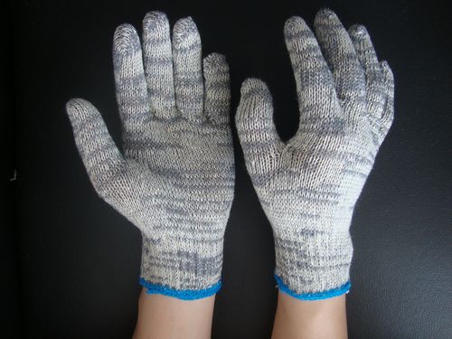 Poly/cotton knitted glove